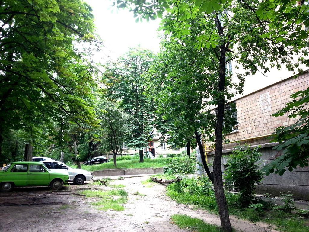 Standard Apartment On Umanskaya Kiev Extérieur photo