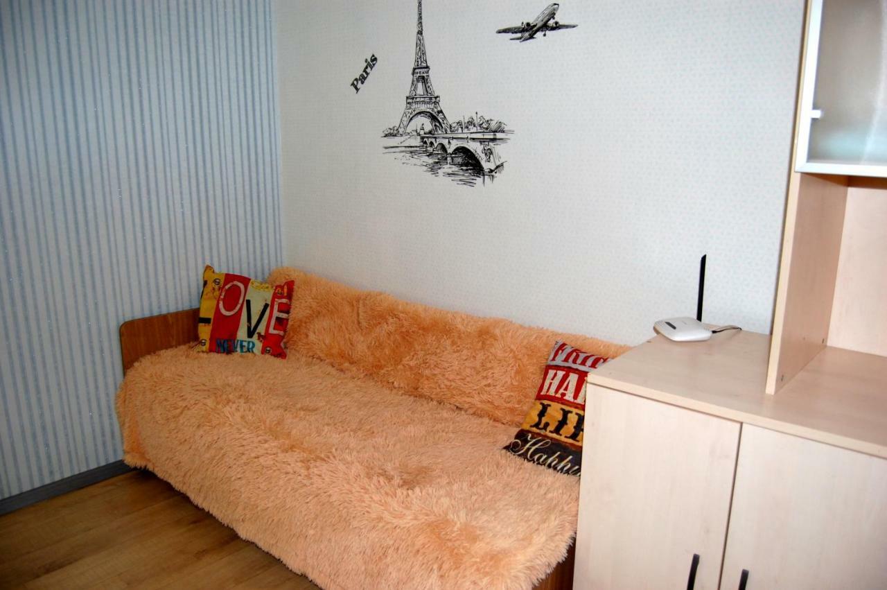 Standard Apartment On Umanskaya Kiev Extérieur photo